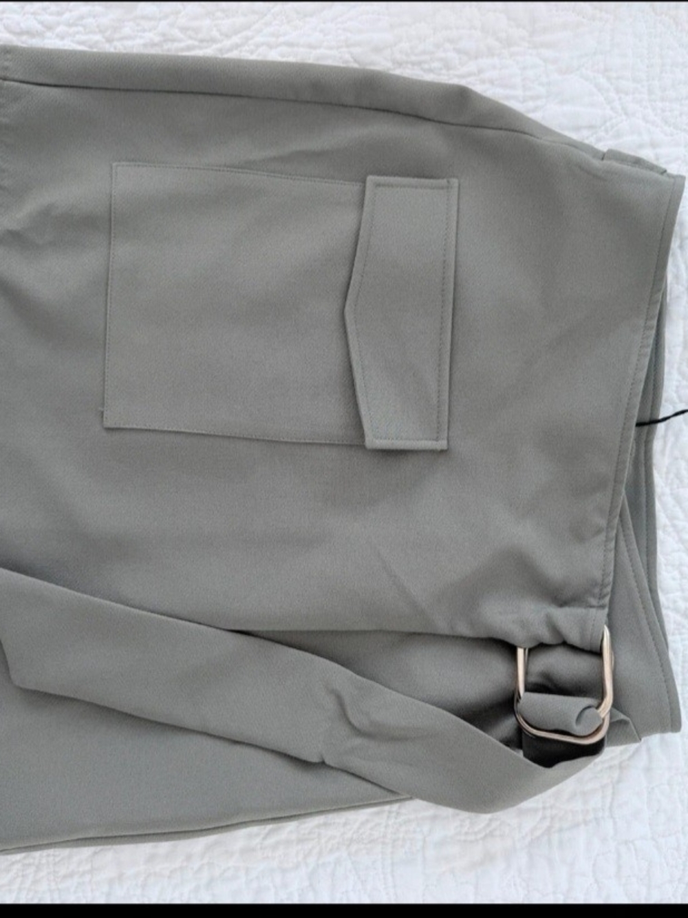 Zara Women's Mini Skirt in Soft Gray with Belt Detail